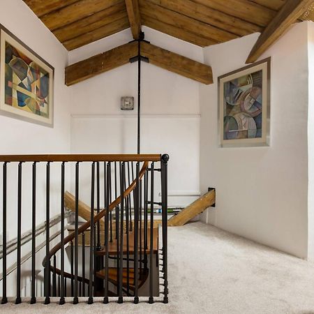 Wild Roses Serviced Apartments - Excel Warehouse 2 Londres Extérieur photo