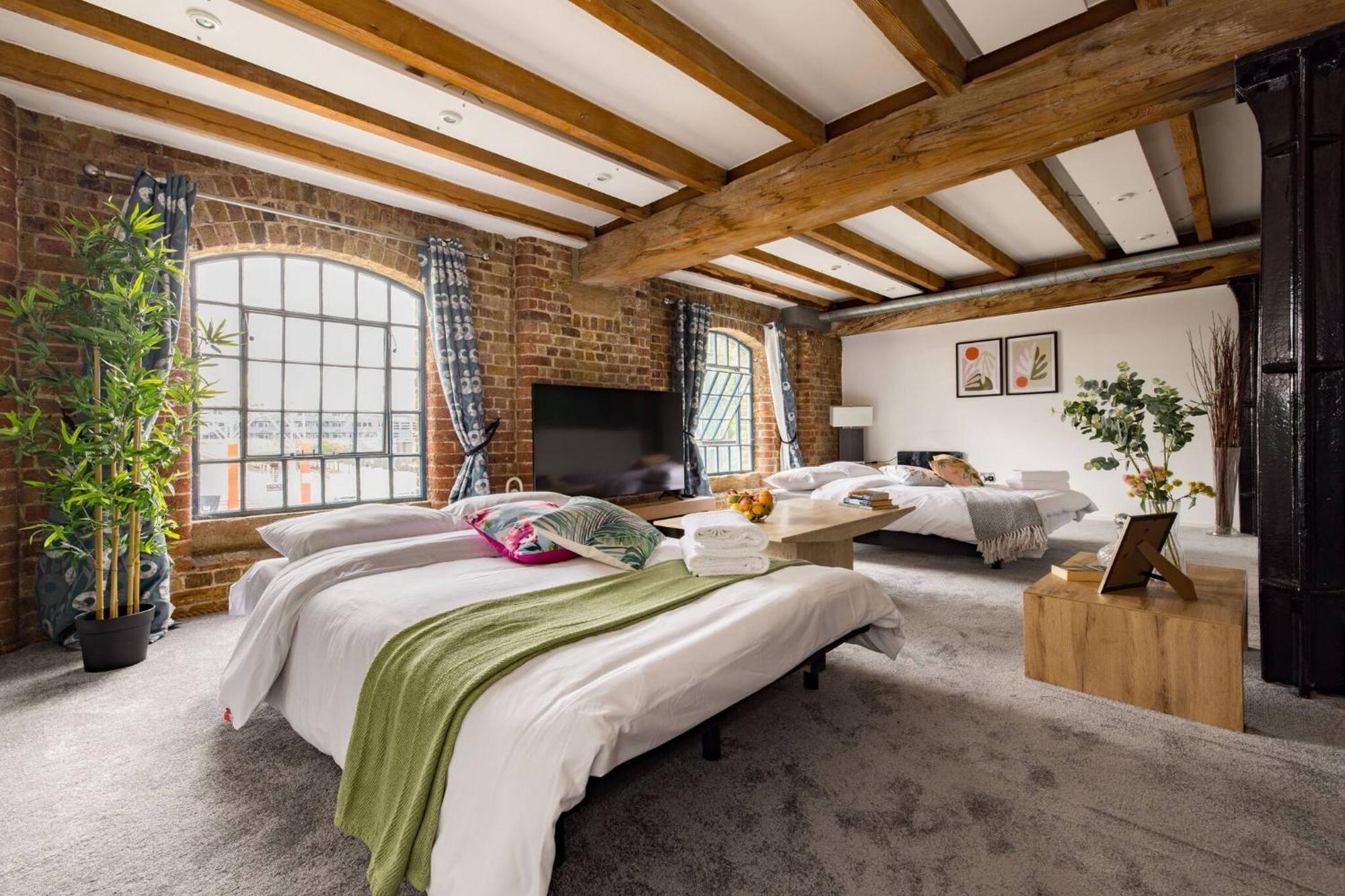 Wild Roses Serviced Apartments - Excel Warehouse 2 Londres Extérieur photo