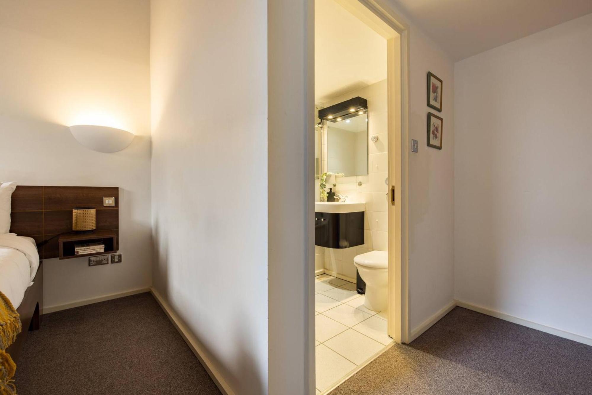 Wild Roses Serviced Apartments - Excel Warehouse 2 Londres Extérieur photo